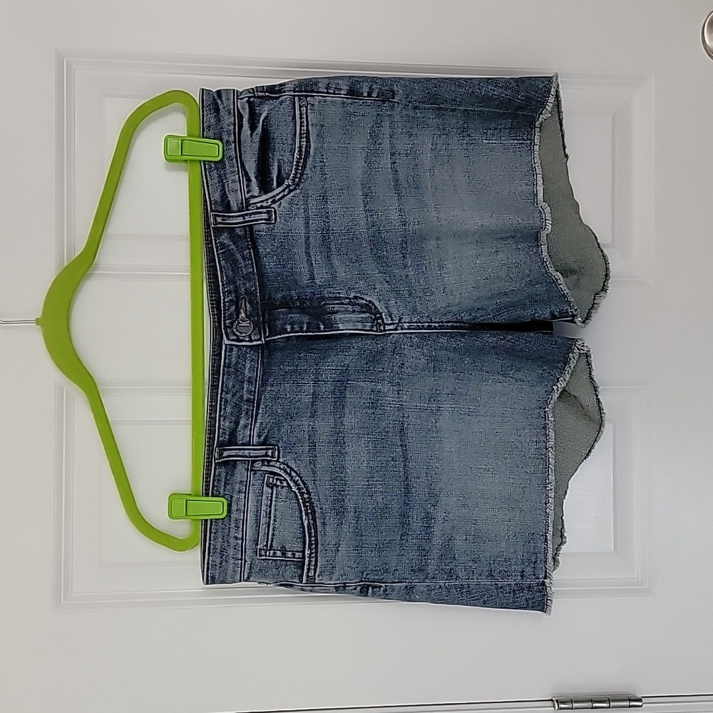 Kut from the Kloth Gidget Denim Shorts in color "Consolidated" size 16